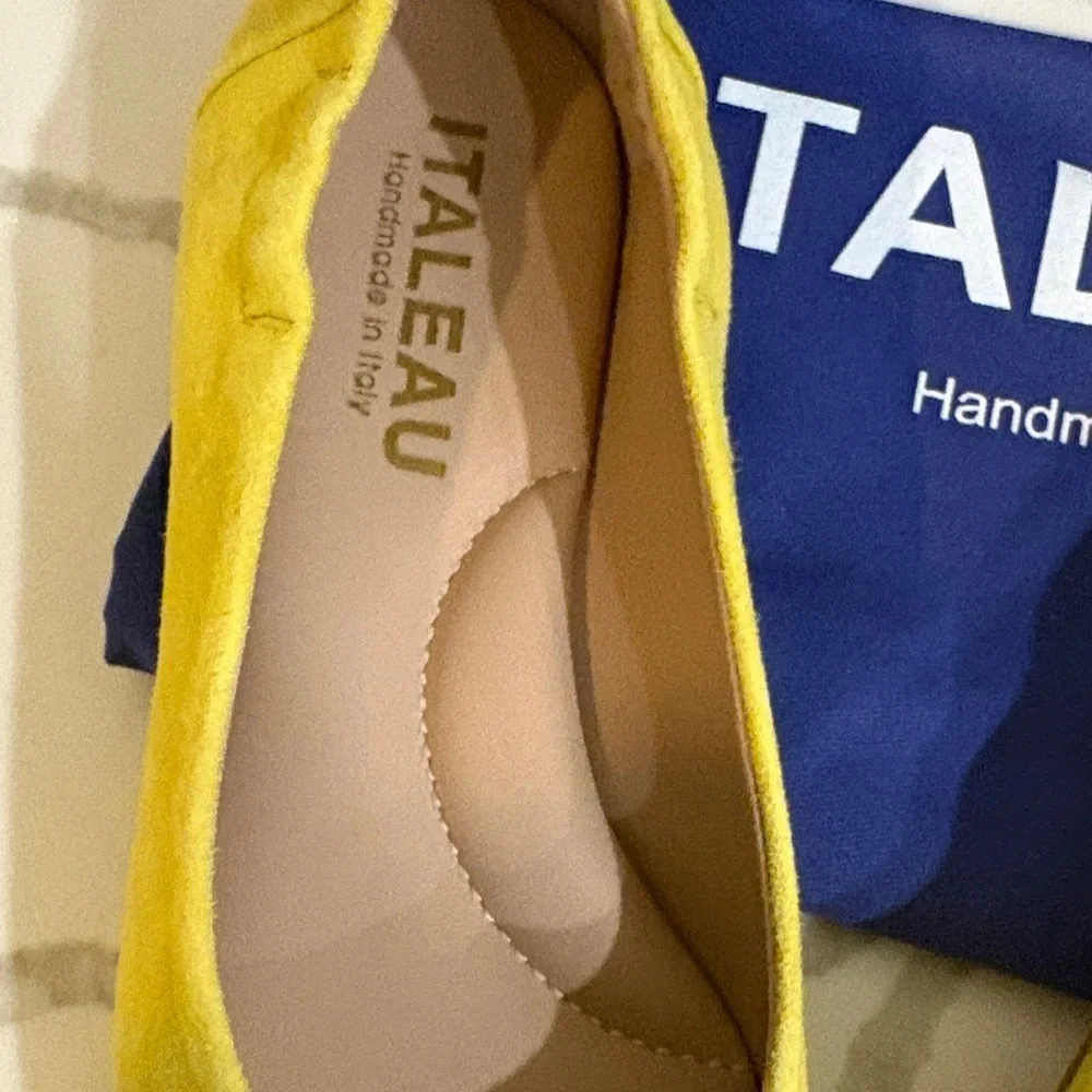 Italeau Yellow Suede Flats